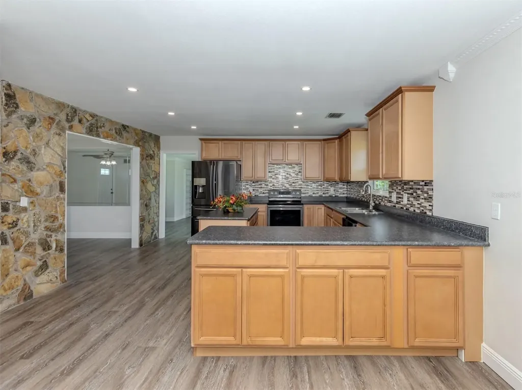 16372 Winburn Drive Sarasota FL 34240