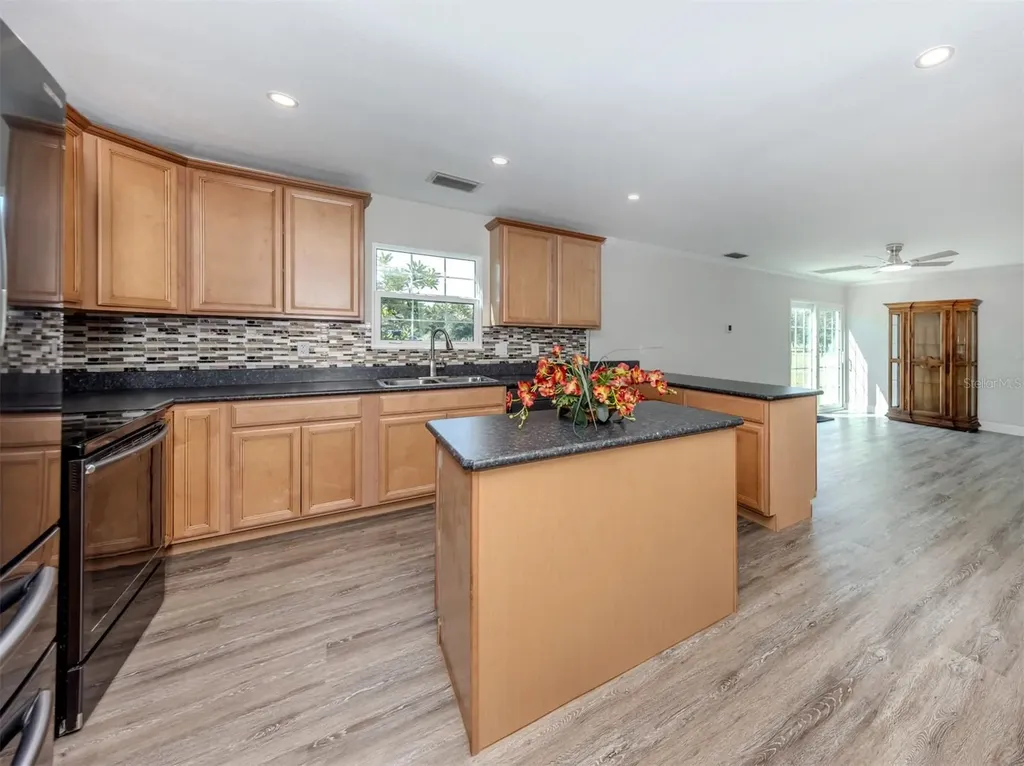 16372 Winburn Drive Sarasota FL 34240