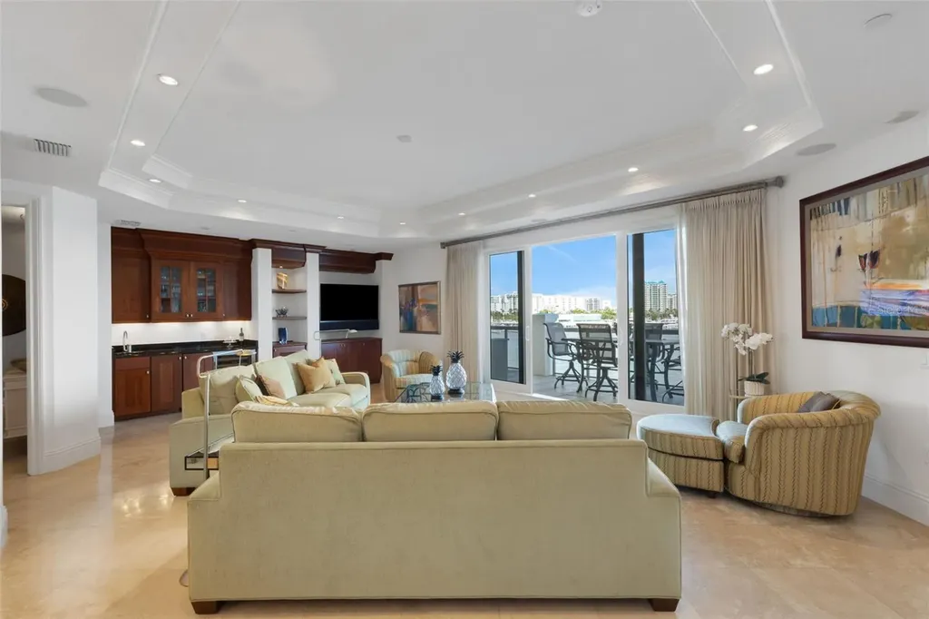 464 Golden Gate Point Sarasota FL 34236