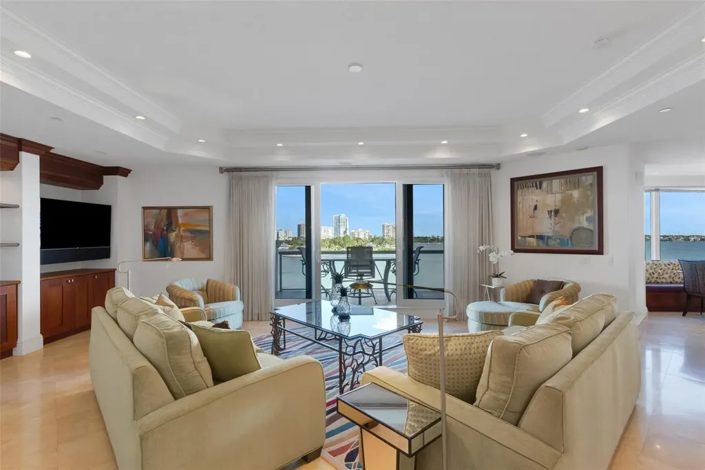 464 Golden Gate Point Sarasota FL 34236