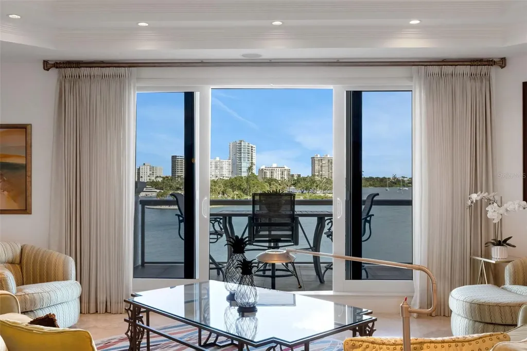 464 Golden Gate Point Sarasota FL 34236