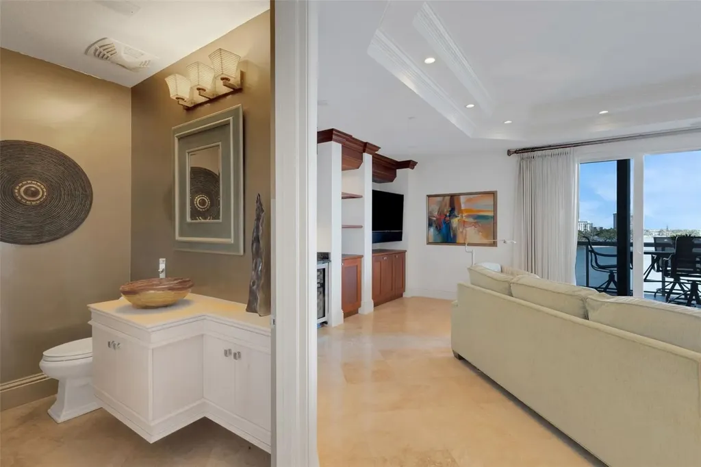 464 Golden Gate Point Sarasota FL 34236