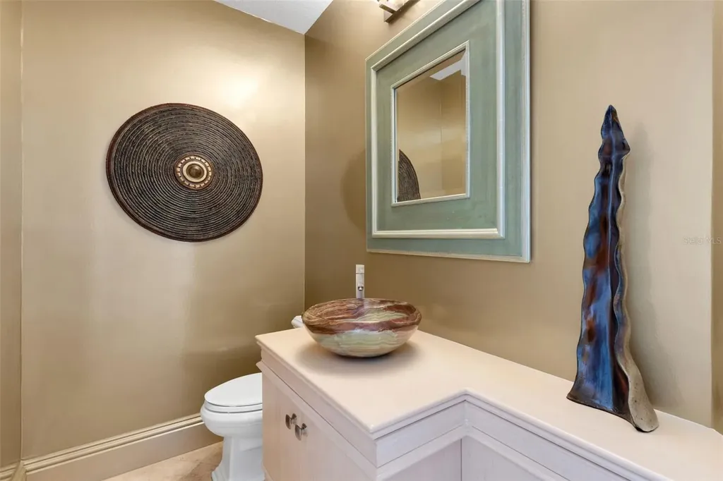 464 Golden Gate Point Sarasota FL 34236