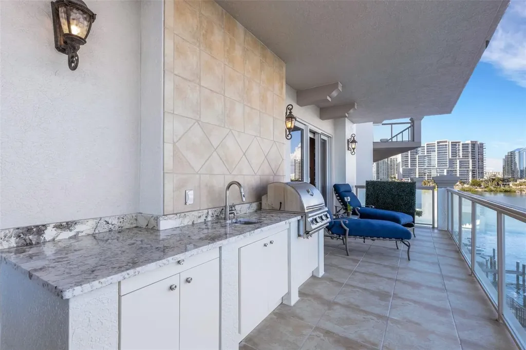 464 Golden Gate Point Sarasota FL 34236