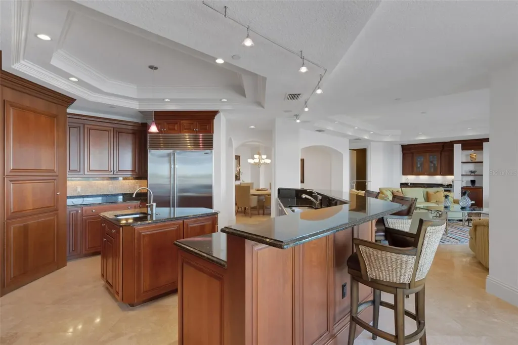 464 Golden Gate Point Sarasota FL 34236