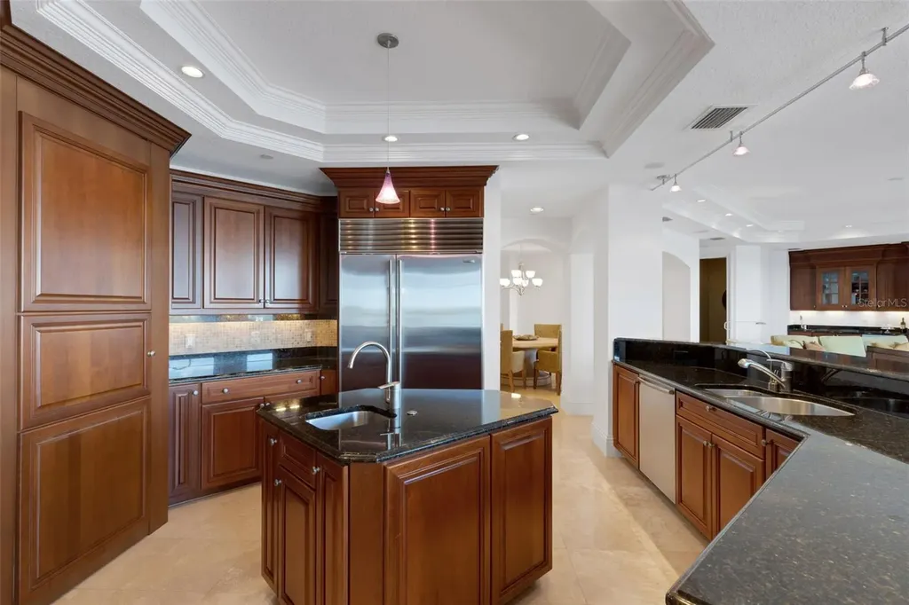 464 Golden Gate Point Sarasota FL 34236