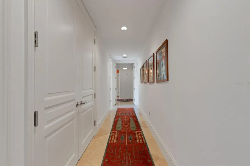 464 Golden Gate Point Sarasota FL 34236