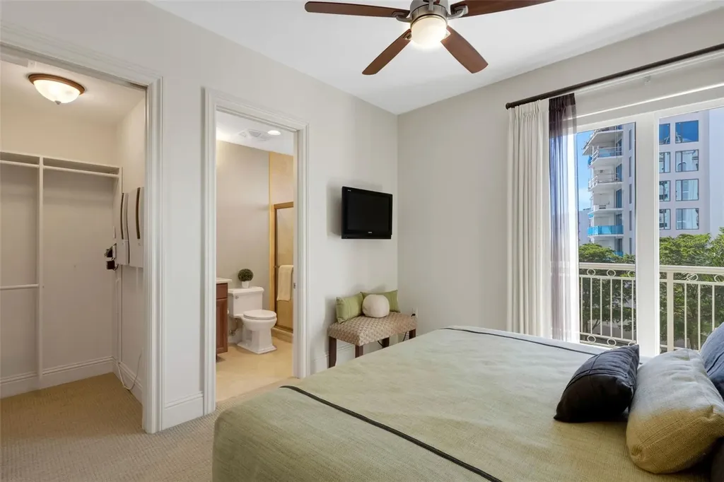 464 Golden Gate Point Sarasota FL 34236