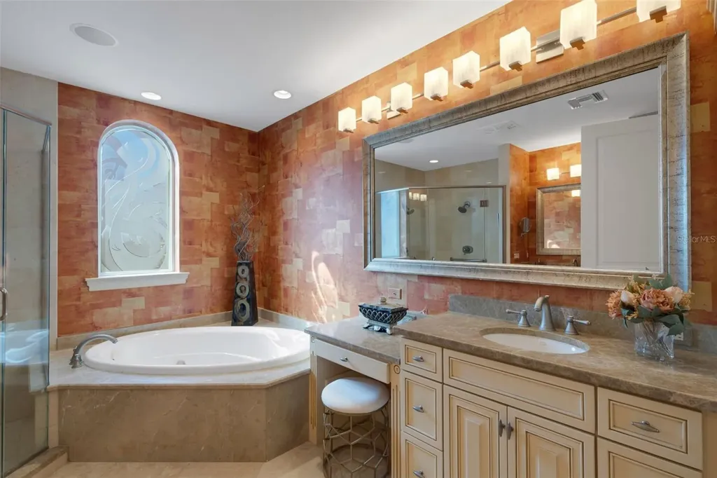 464 Golden Gate Point Sarasota FL 34236