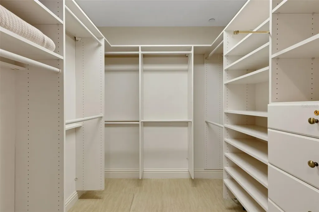 464 Golden Gate Point Sarasota FL 34236