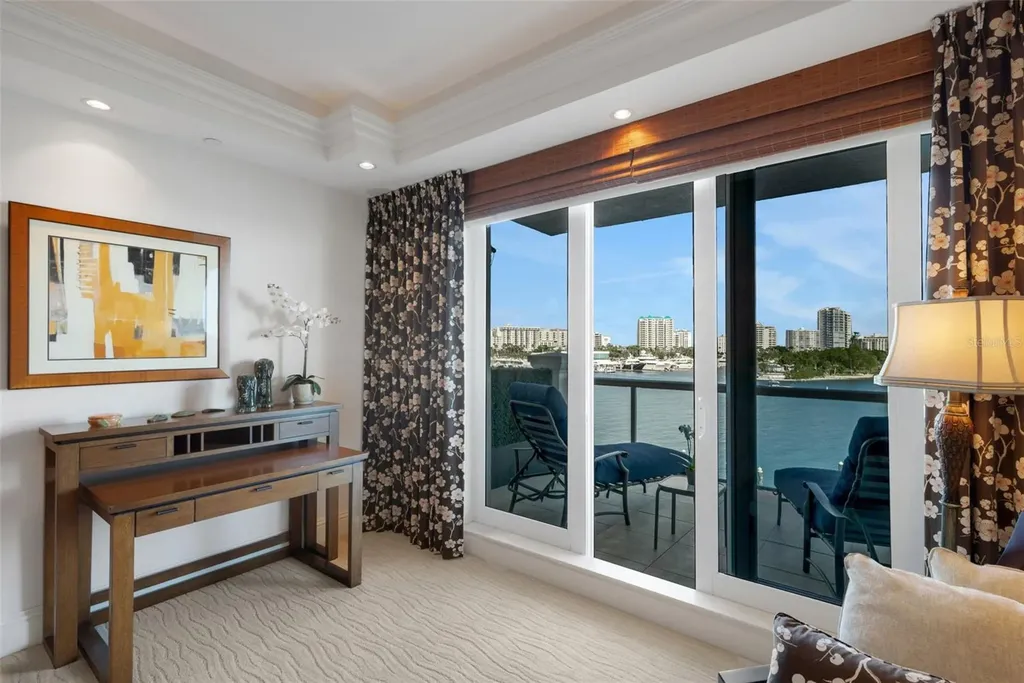 464 Golden Gate Point Sarasota FL 34236