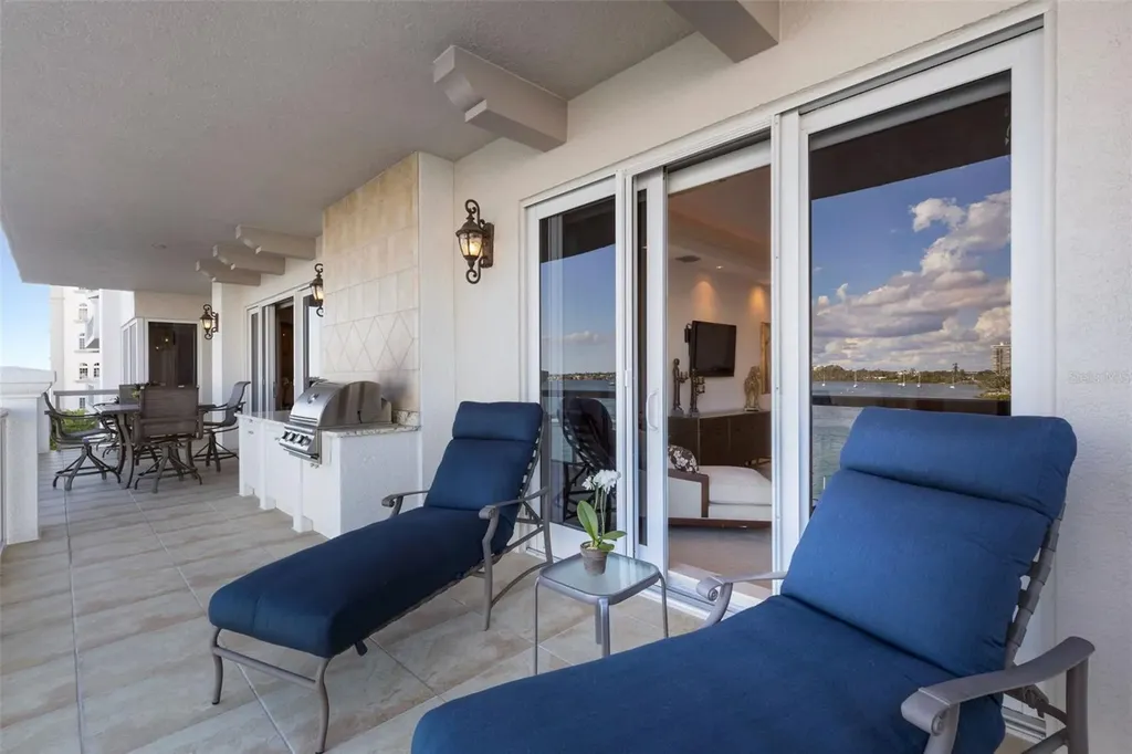 464 Golden Gate Point Sarasota FL 34236