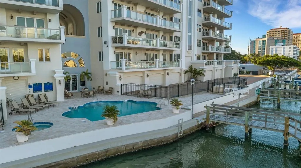 464 Golden Gate Point Sarasota FL 34236