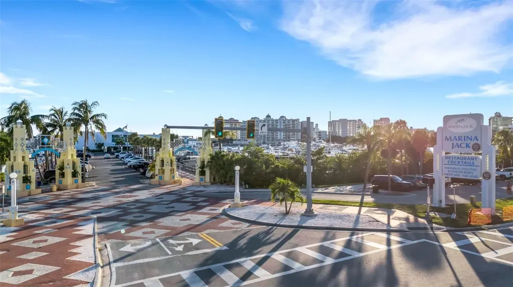 464 Golden Gate Point Sarasota FL 34236