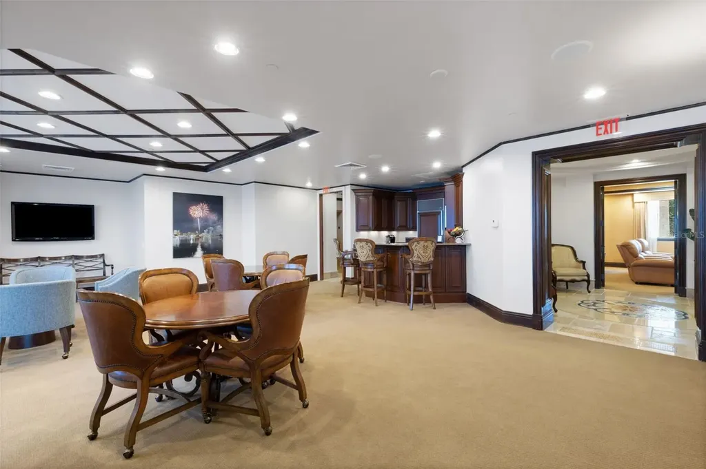 464 Golden Gate Point Sarasota FL 34236