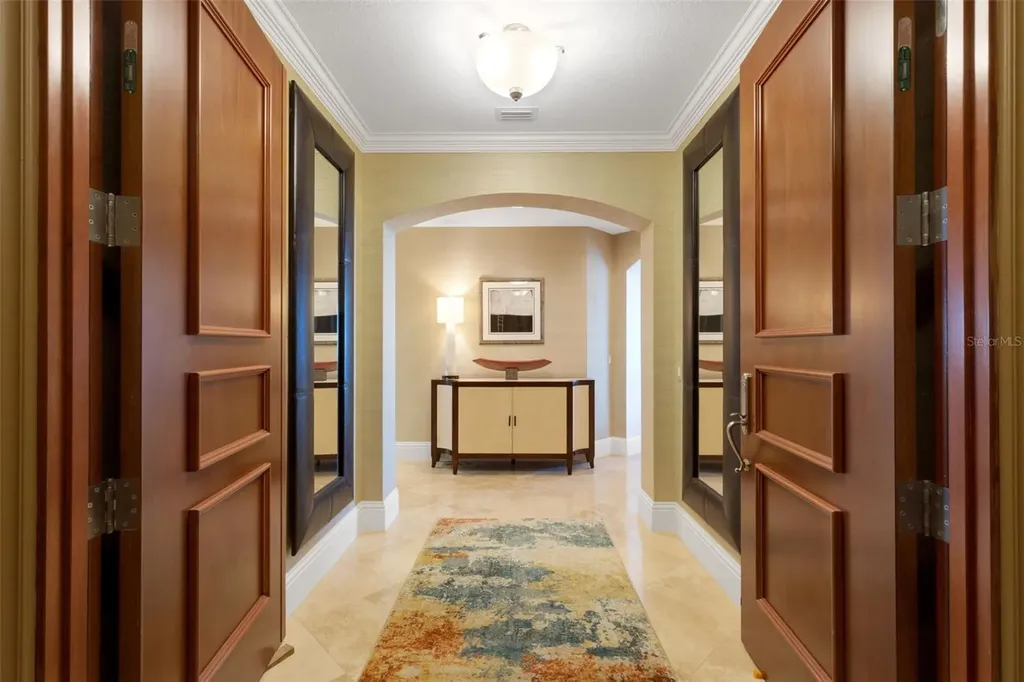 464 Golden Gate Point Sarasota FL 34236