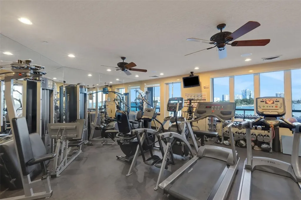 464 Golden Gate Point Sarasota FL 34236