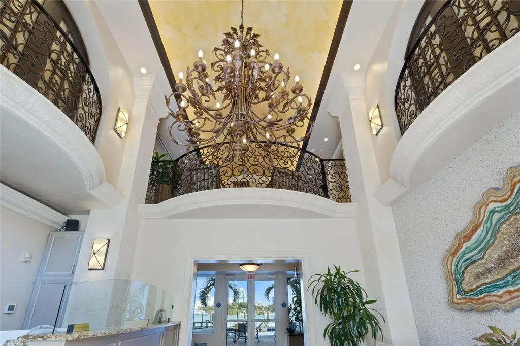 464 Golden Gate Point Sarasota FL 34236