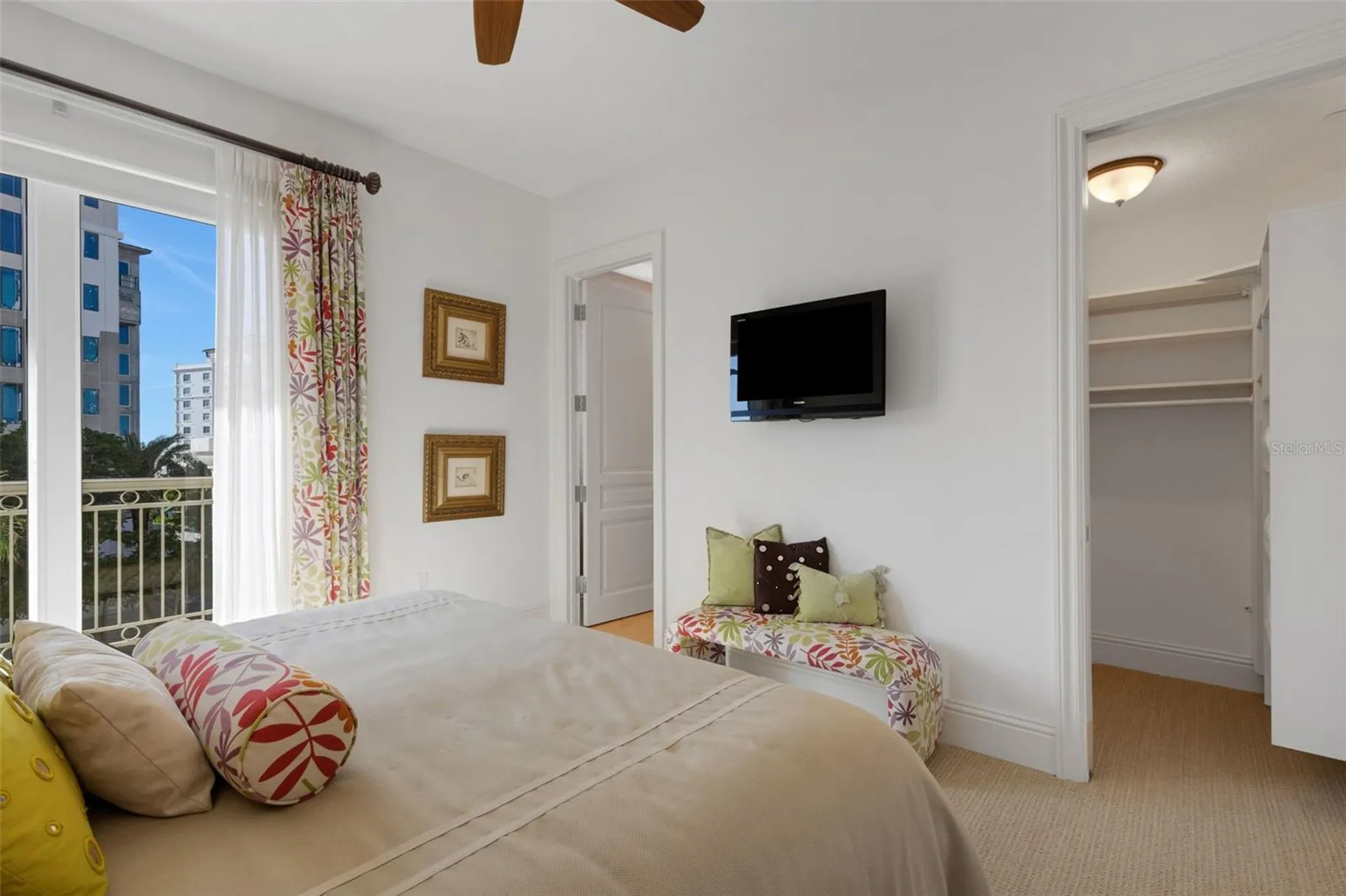 464 Golden Gate Point Sarasota FL 34236