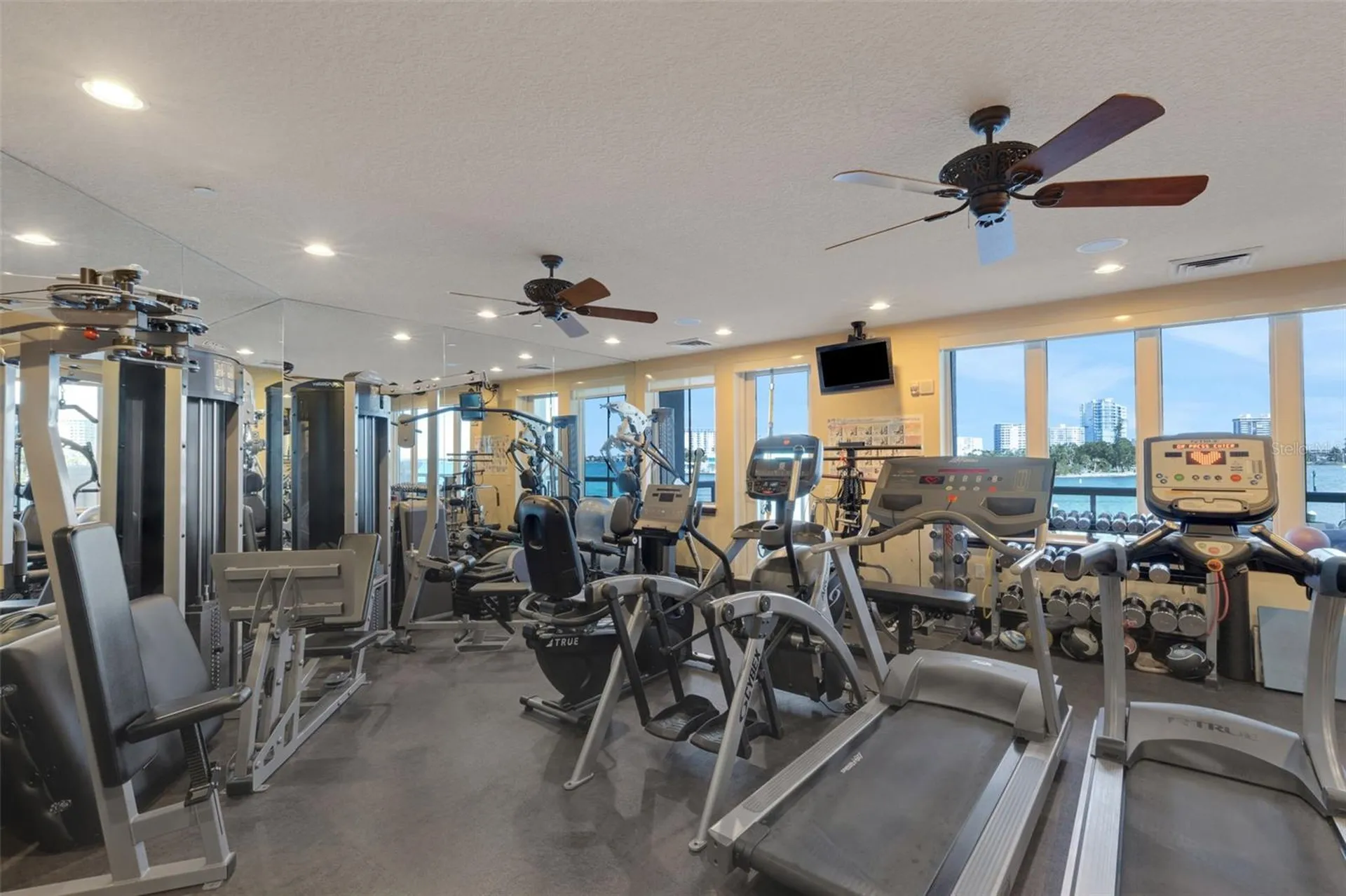 464 Golden Gate Point Sarasota FL 34236