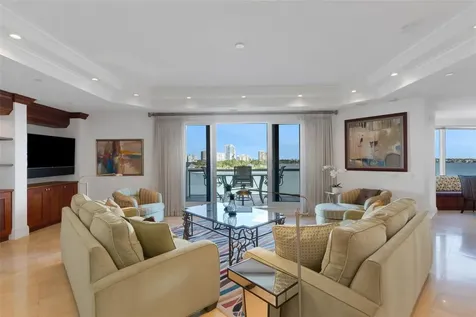 464 Golden Gate Point Sarasota FL 34236