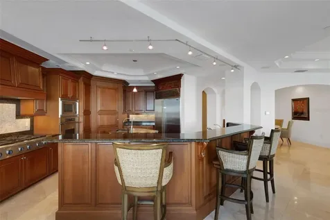 464 Golden Gate Point Sarasota FL 34236