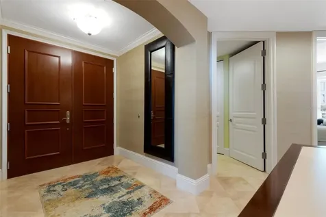 464 Golden Gate Point Sarasota FL 34236