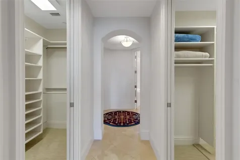 464 Golden Gate Point Sarasota FL 34236