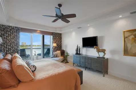 464 Golden Gate Point Sarasota FL 34236
