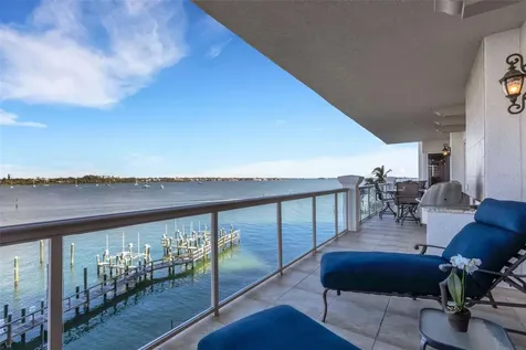 464 Golden Gate Point Sarasota FL 34236