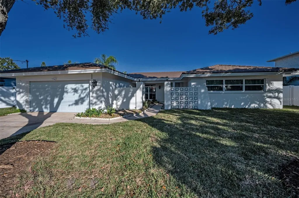 1695 Clearwater Harbor Drive Largo FL 33770