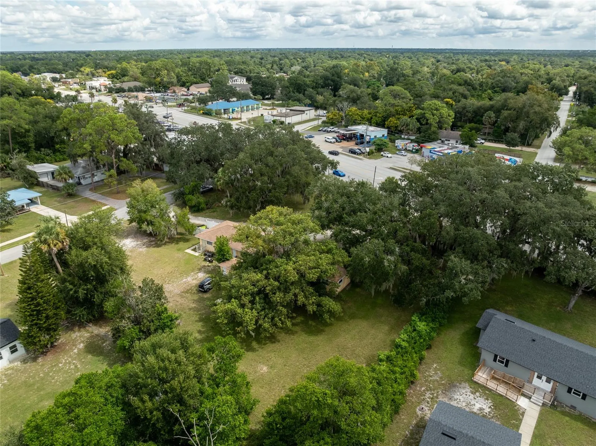 124 S Charles Richard Beall Boulevard Debary FL 32713