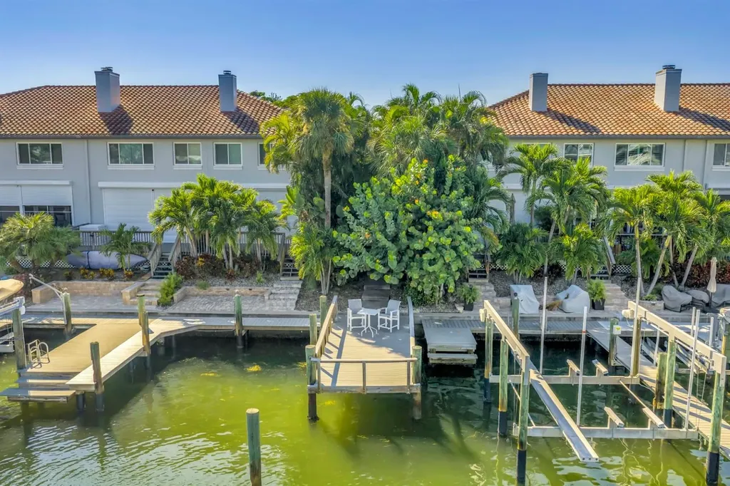 903 Pinellas Bayway S Tierra Verde FL 33715