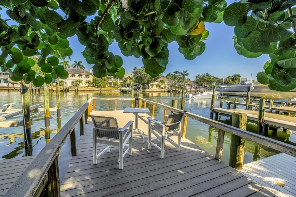 903 Pinellas Bayway S Tierra Verde FL 33715