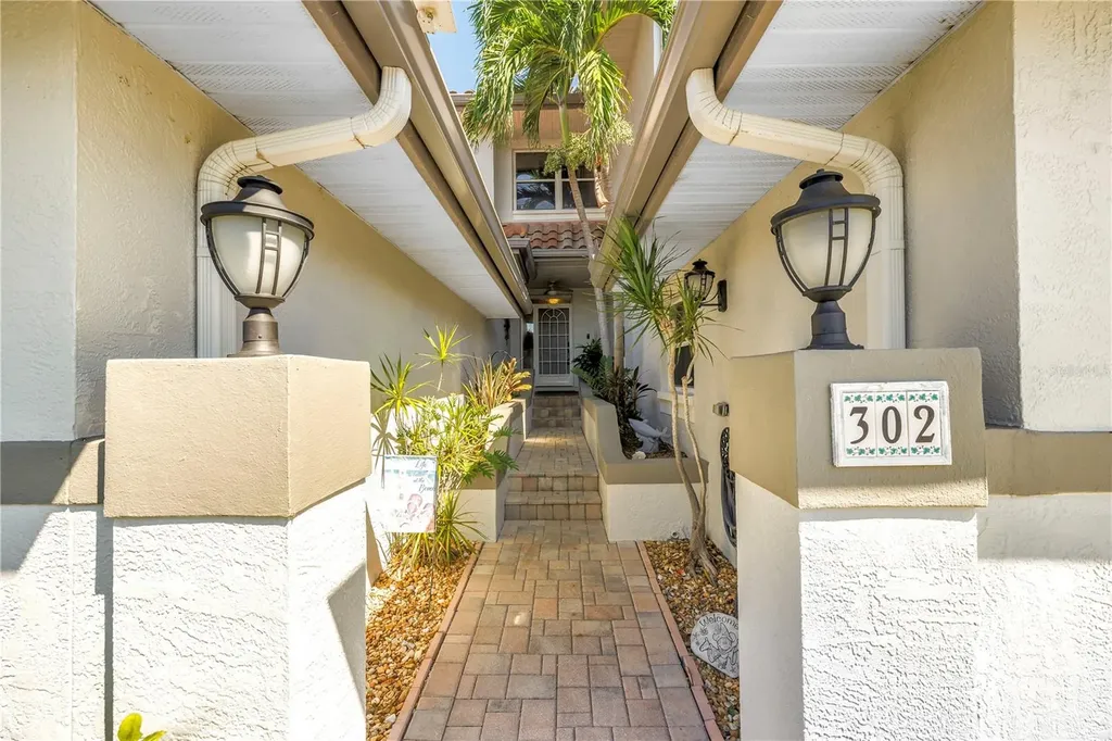 903 Pinellas Bayway S Tierra Verde FL 33715