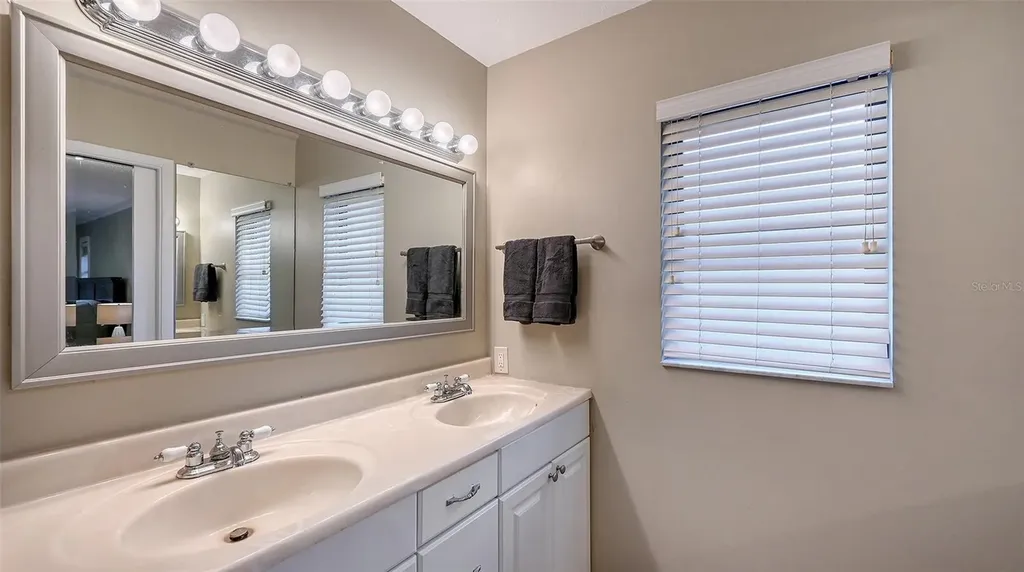 4873 Huntleigh Drive Sarasota FL 34233