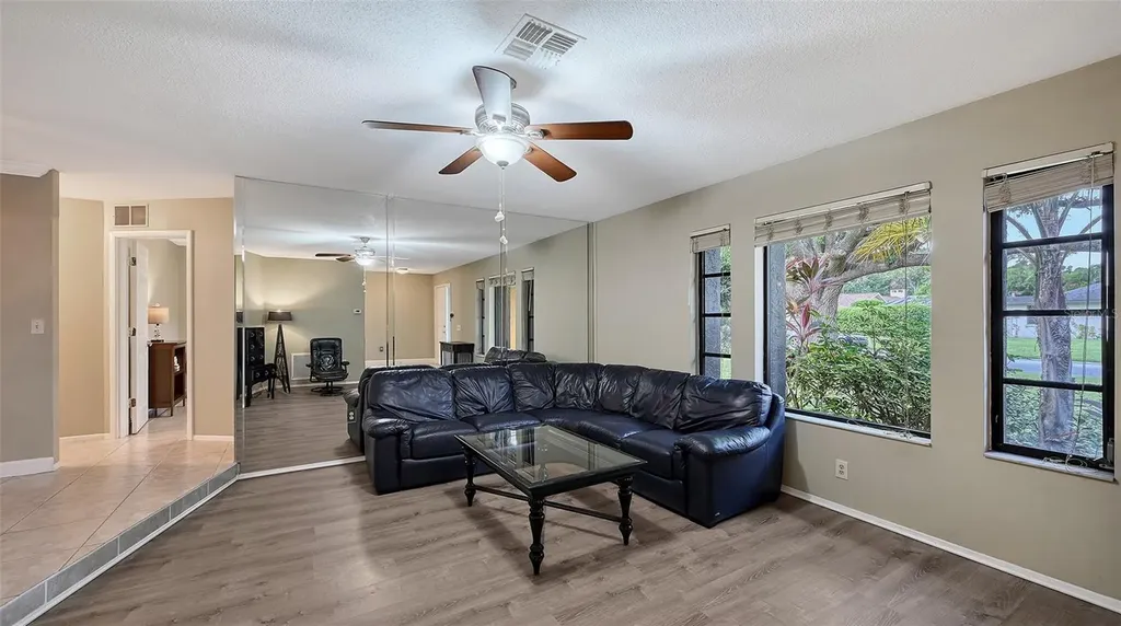4873 Huntleigh Drive Sarasota FL 34233