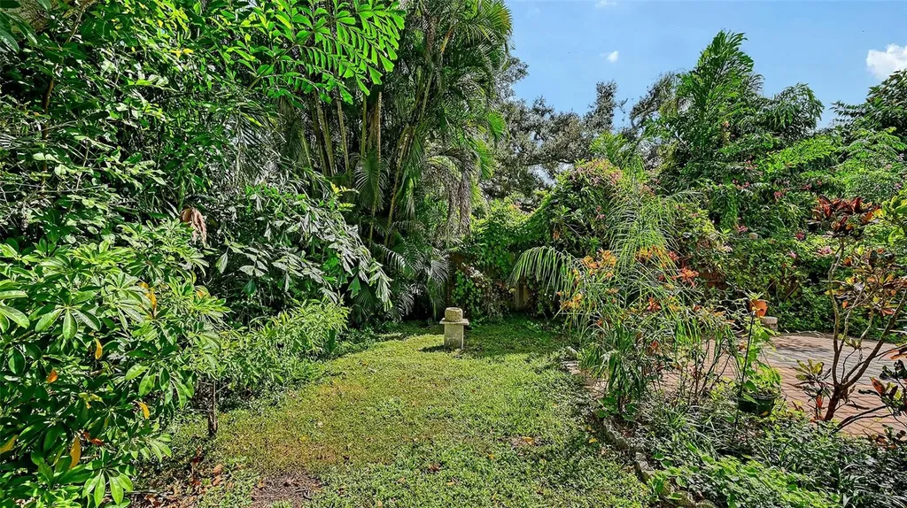 4873 Huntleigh Drive Sarasota FL 34233