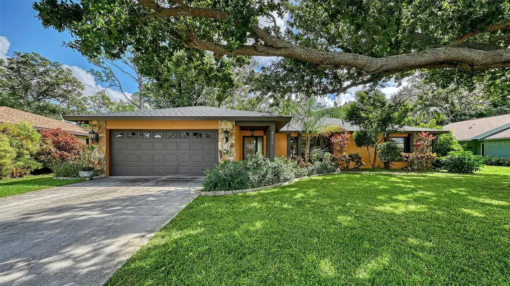 4873 Huntleigh Drive Sarasota FL 34233
