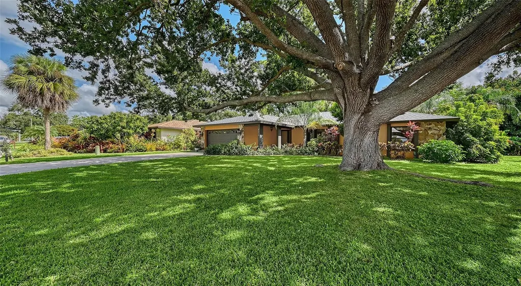 4873 Huntleigh Drive Sarasota FL 34233