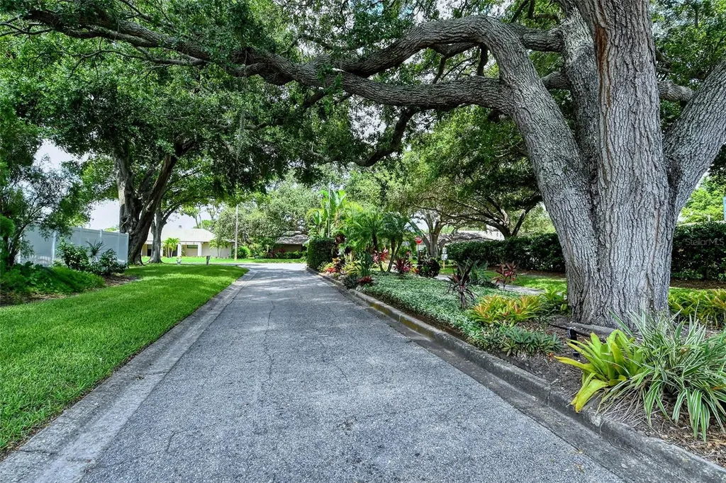 4873 Huntleigh Drive Sarasota FL 34233