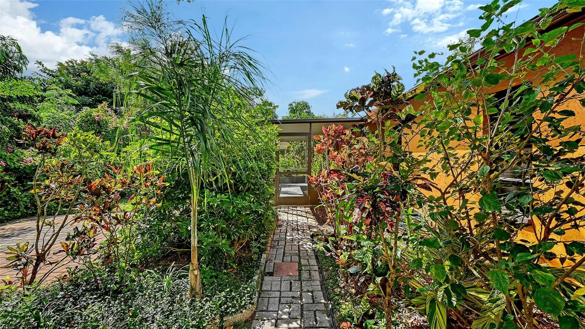 4873 Huntleigh Drive Sarasota FL 34233