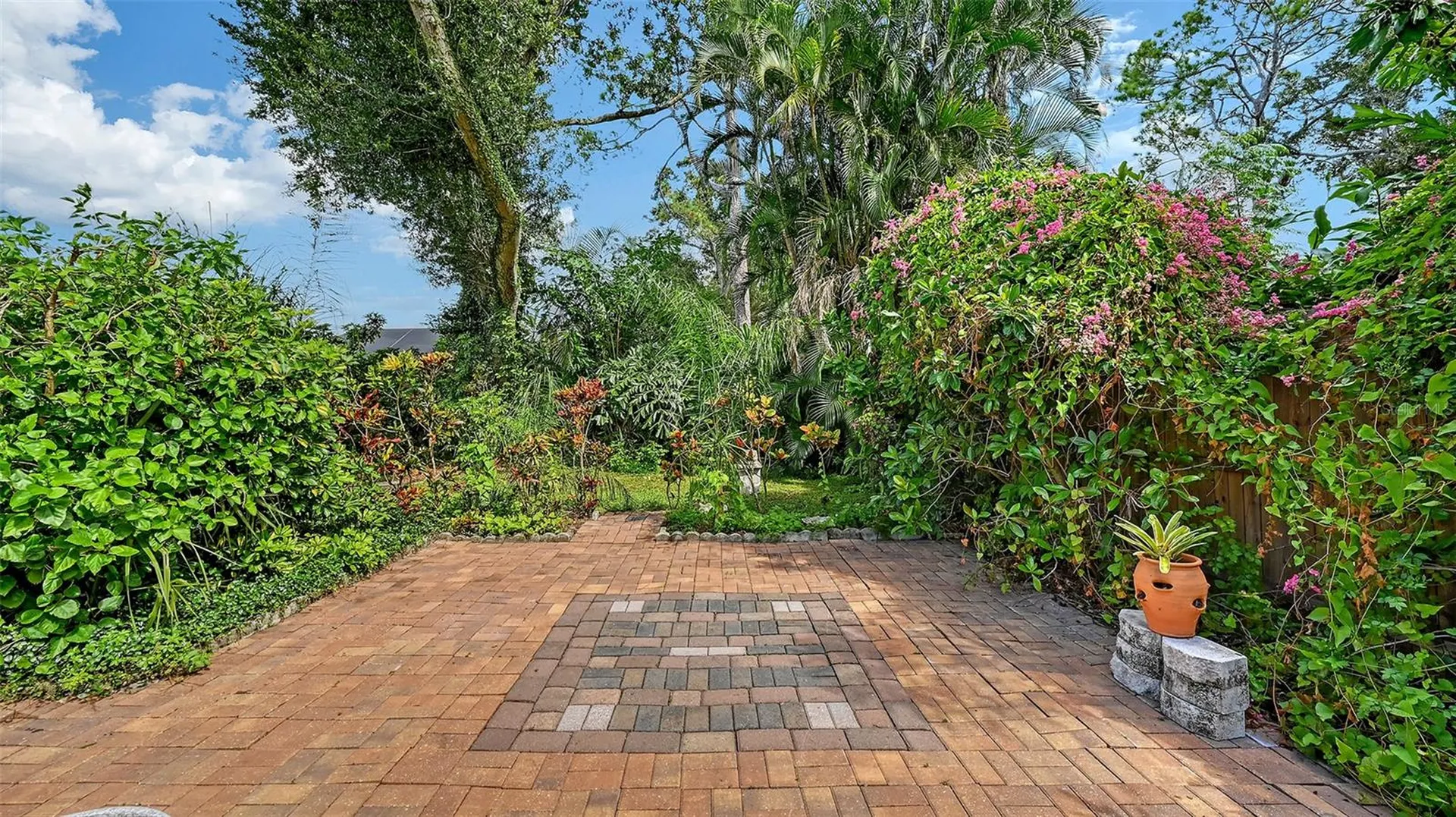 4873 Huntleigh Drive Sarasota FL 34233