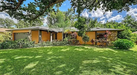4873 Huntleigh Drive Sarasota FL 34233