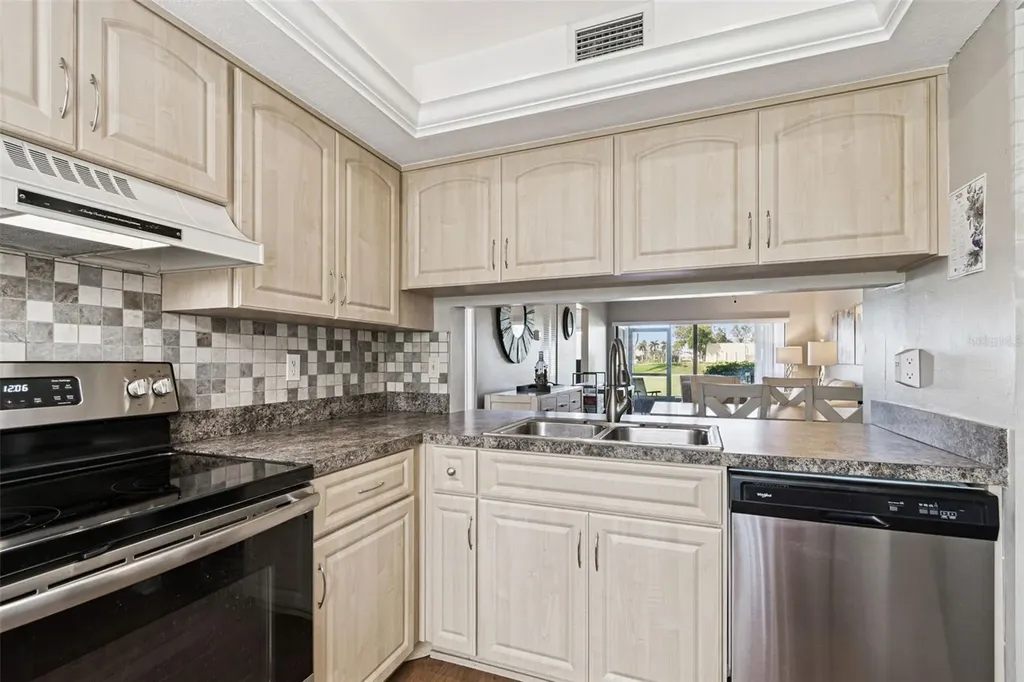 6105 Palma Del Mar Boulevard S St Petersburg FL 33715