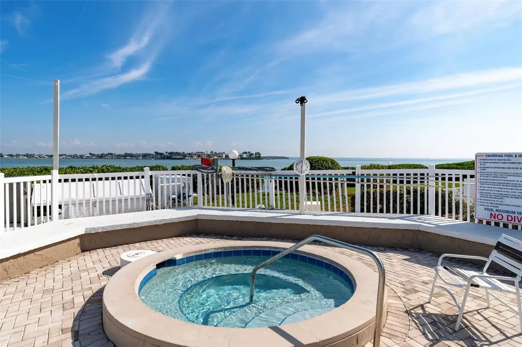 6105 Palma Del Mar Boulevard S St Petersburg FL 33715
