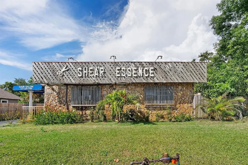 3425 22nd Avenue S St Petersburg FL 33711