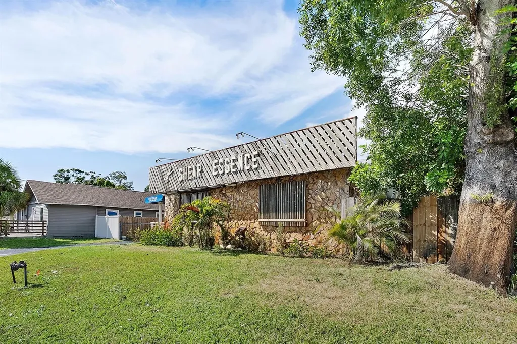 3425 22nd Avenue S St Petersburg FL 33711