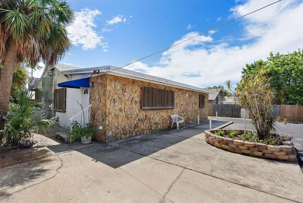 3425 22nd Avenue S St Petersburg FL 33711