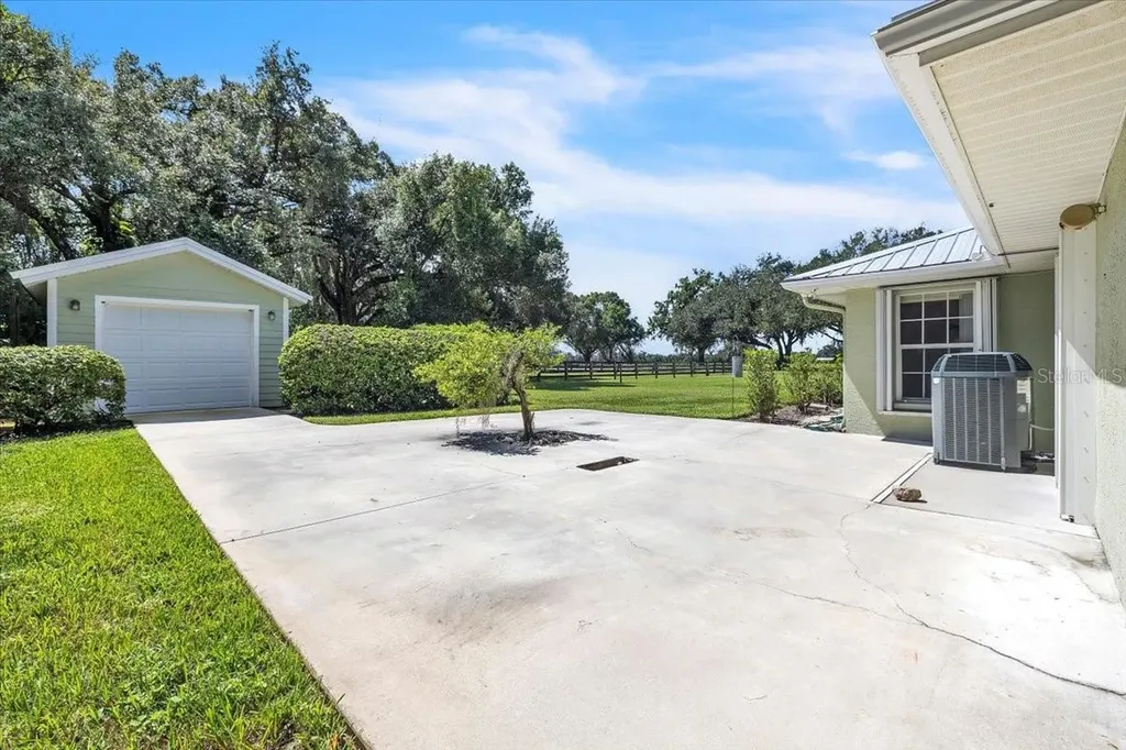 2124 NE Voss Oaks Circle Arcadia FL 34266